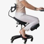 Ортопедическое кресло или обычное? Что реально помогает спине