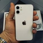 Эра компактных флагманов: почему iPhone 12 mini остается уникальным устройством для удобного хвата